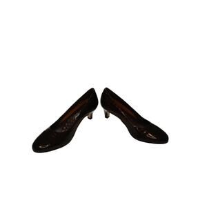 walking cradle crocodile patent leather kitten heel